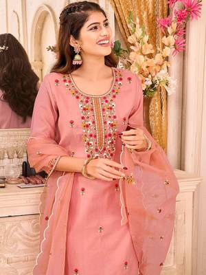 Women Floral Embroidered Regular Thread Work Kurta with Trousers & With Dupatta 2