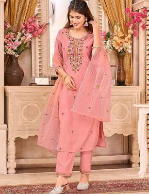 Women Floral Embroidered Regular Thread Work Kurta with Trousers & With Dupatta 4