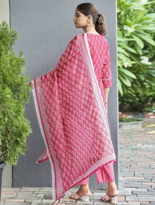 Women Floral Printed Kurta with Trousers & Dupatta 3