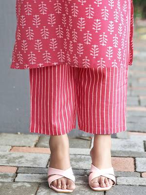 Women Floral Printed Kurta with Trousers & Dupatta 6