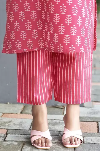 Women Floral Printed Kurta with Trousers & Dupatta