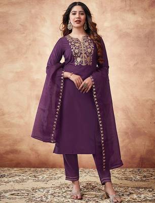 Women Floral Embroidered Kurta with Trousers & Dupatta 1