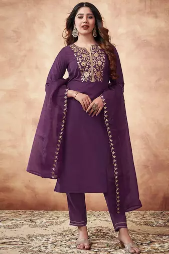 Women Floral Embroidered Kurta with Trousers & Dupatta
