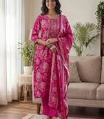 Women Floral Printed Regular Gotta Patti Kurta with Trousers & With Dupatta