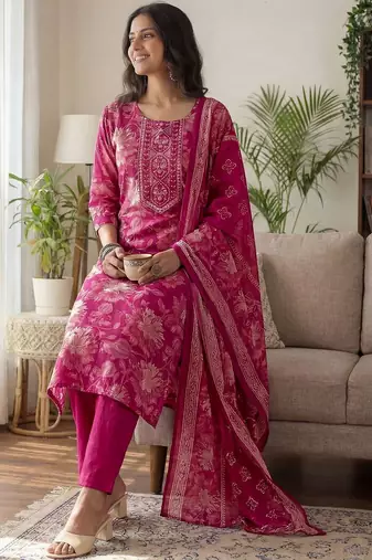 Women Floral Printed Regular Gotta Patti Kurta with Trousers & With Dupatta