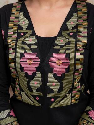 Women Floral Embroidered Regular Thread Work Kurta with Trousers & With Dupatta 4