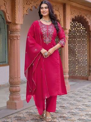 Women Floral Embroidered Regular Thread Work Kurta with Trousers & With Dupatta 2