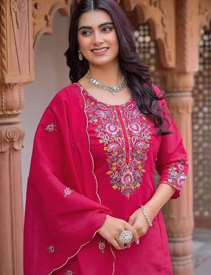 Women Floral Embroidered Regular Thread Work Kurta with Trousers & With Dupatta 3