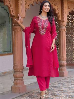 Women Floral Embroidered Regular Thread Work Kurta with Trousers & With Dupatta 1