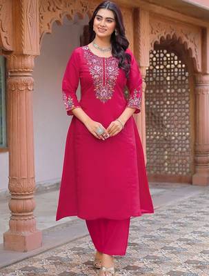 Women Floral Embroidered Regular Thread Work Kurta with Trousers & With Dupatta 7
