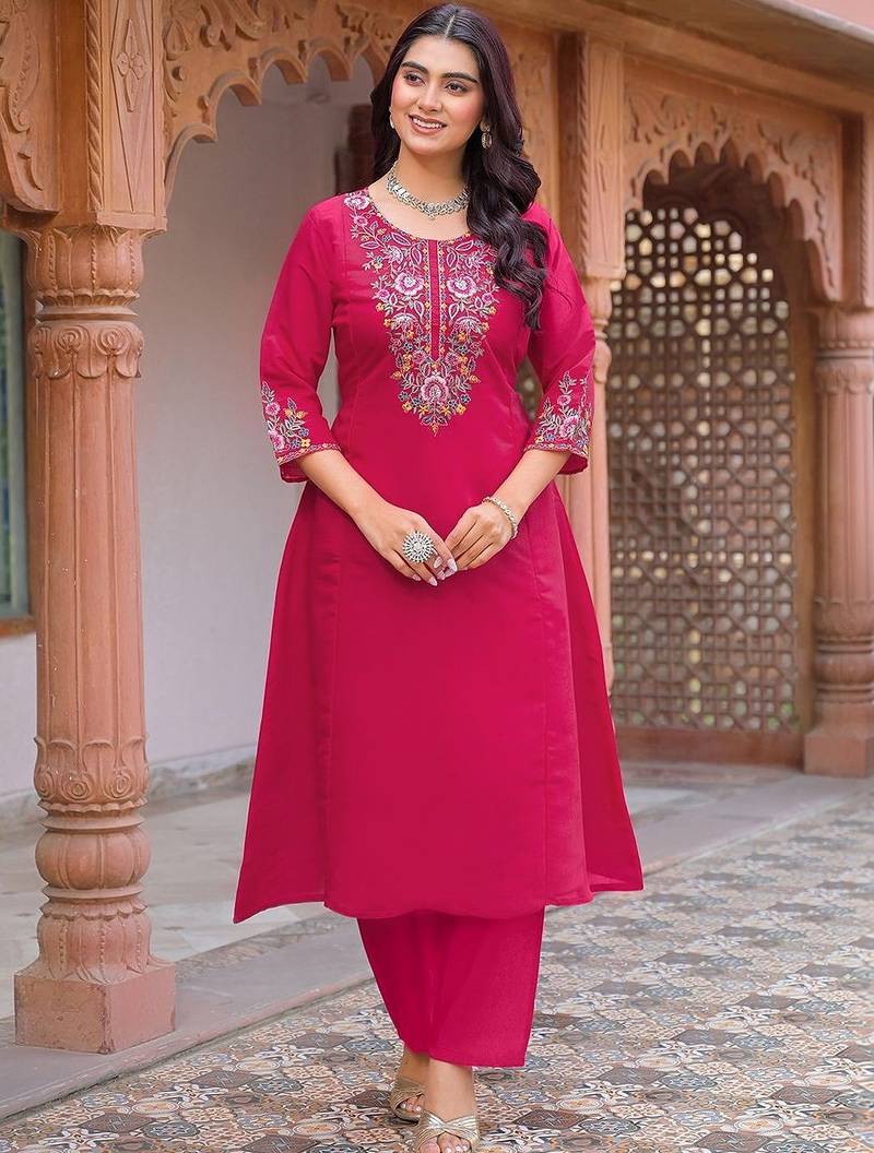 Women Floral Embroidered Regular Thread Work Kurta with Trousers & With Dupatta
