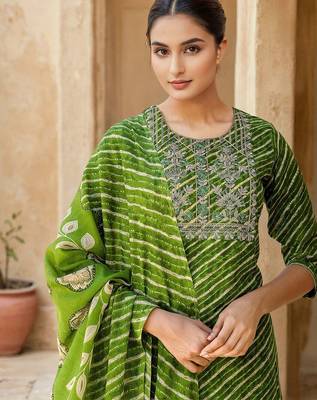 Women Striped Kurta with Trousers & Dupatta 2