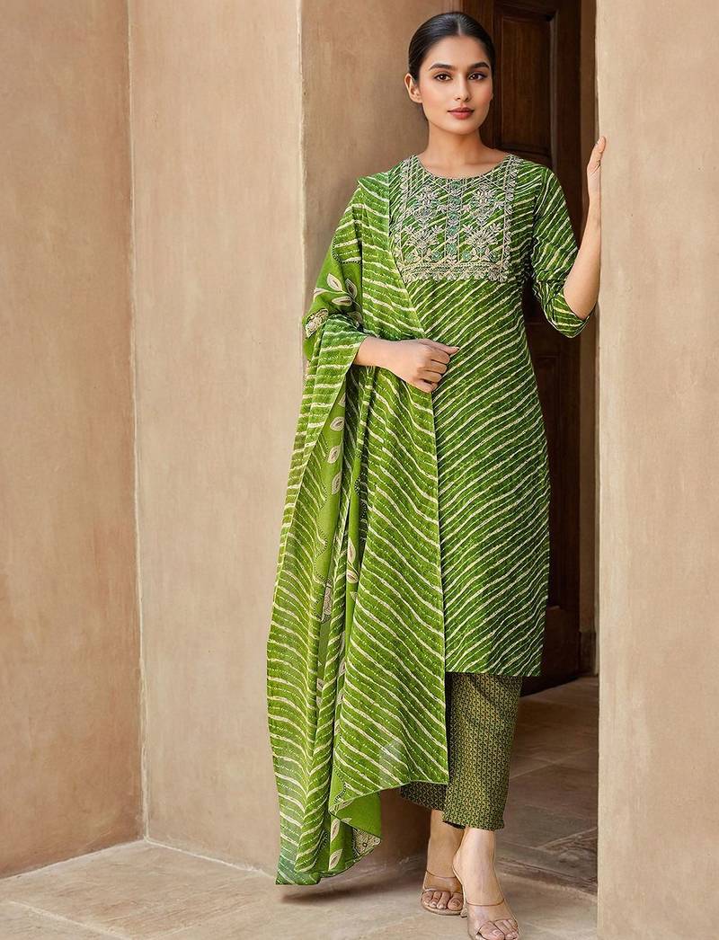 Women Striped Kurta with Trousers & Dupatta