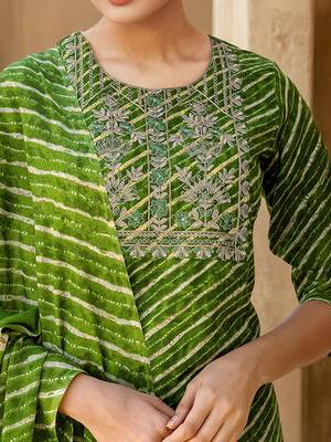 Women Striped Kurta with Trousers & Dupatta 3