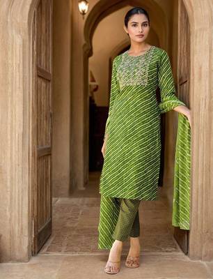 Women Striped Kurta with Trousers & Dupatta 4