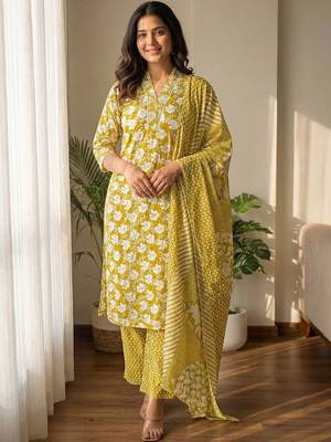 Women Floral Printed Regular Pure Cotton Kurta with Trousers & With Dupatta 1