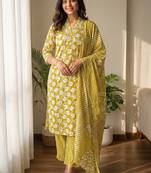 Women Floral Printed Regular Pure Cotton Kurta with Trousers & With Dupatta