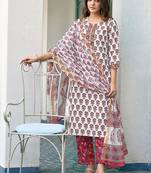 Women Floral Printed Regular Kurta with Trousers & With Dupatta