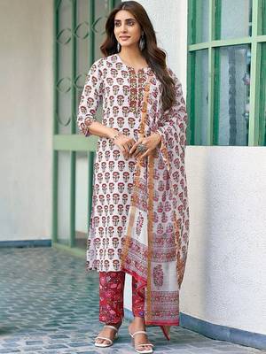 Women Floral Printed Regular Kurta with Trousers & With Dupatta 5