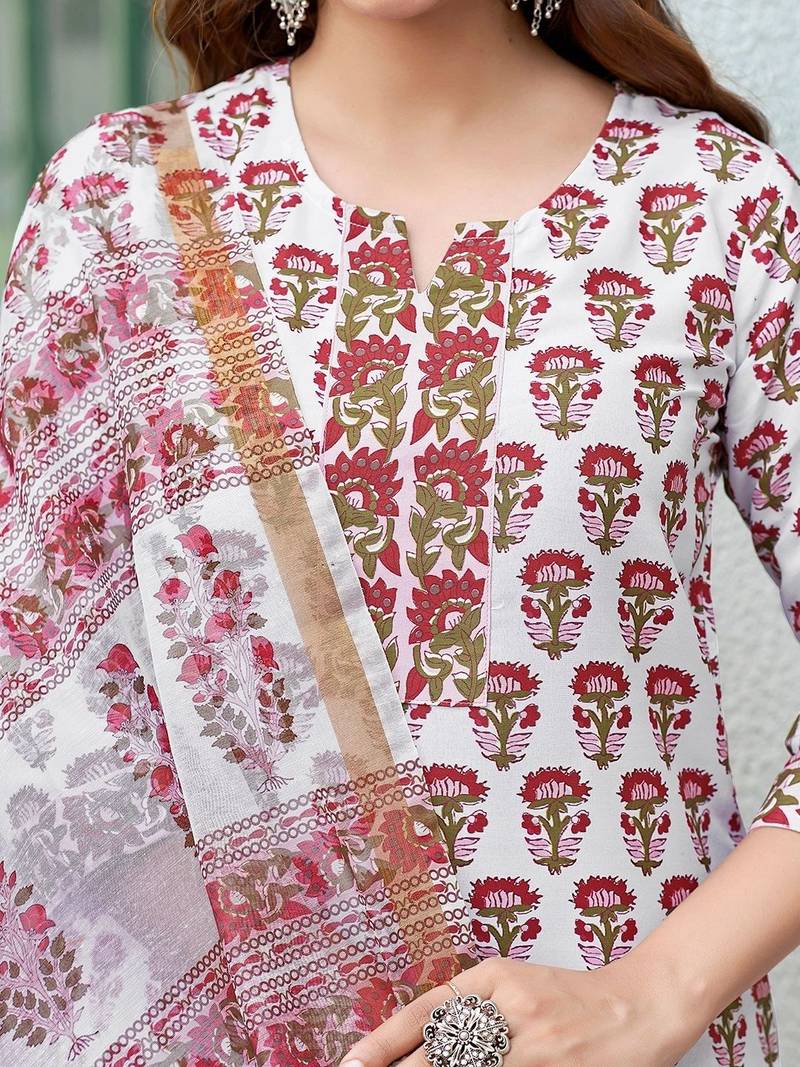 Women Floral Printed Regular Kurta with Trousers & With Dupatta