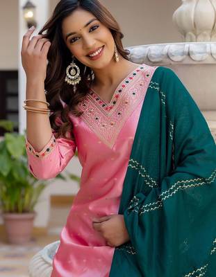 Geometric Woven Design V-Neck Thread Work Straight Kurta With Palazzo And Dupatta 2