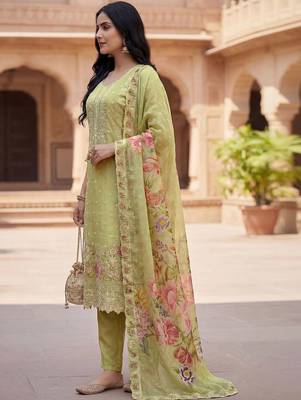 Women Green Organza Embroidered Straight Kurta Trousers with Dupatta 7