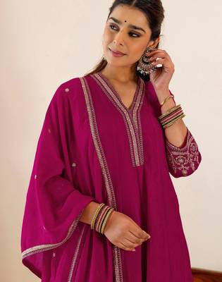 Women Ethnic Motifs Embroidered Empire Thread Work Kurta with Sharara & With Dupatta 4