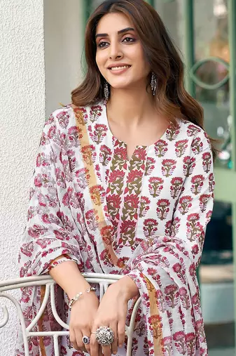 Women Floral Printed Kurta with Trousers & Dupatta