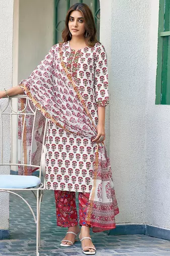 Women Floral Printed Kurta with Trousers & Dupatta