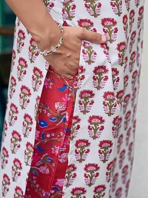 Women Floral Printed Kurta with Trousers & Dupatta 3