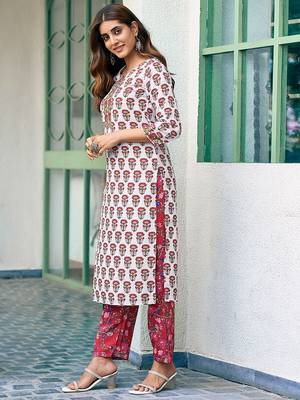 Women Floral Printed Kurta with Trousers & Dupatta 5