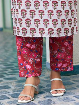 Women Floral Printed Kurta with Trousers & Dupatta 7