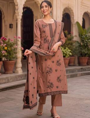 Women Floral Printed Regular Pure Cotton Kurta with Trousers & With Dupatta 3