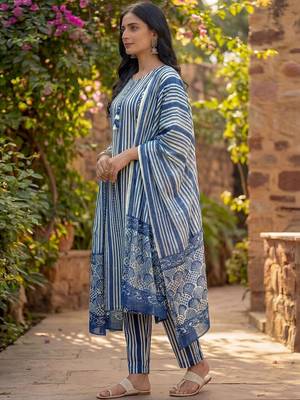 Women Printed Regular Pure Cotton Kurta with Trousers & With Dupatta 7