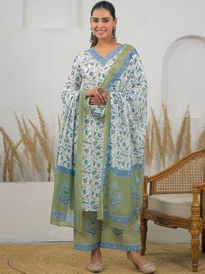 Women Floral Printed Regular Kurta with Trousers & With Dupatta 1