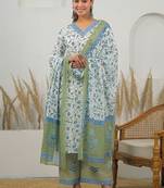 Women Floral Printed Regular Kurta with Trousers & With Dupatta