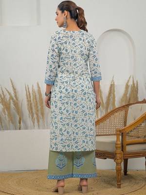 Women Floral Printed Regular Kurta with Trousers & With Dupatta 3