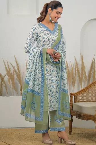 Women Floral Printed Regular Kurta with Trousers & With Dupatta