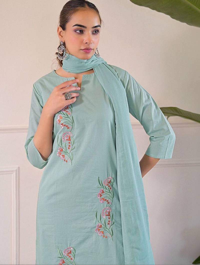 Women Floral Embroidered Regular Thread Work Pure Cotton Kurta with Trousers & With Dupatta