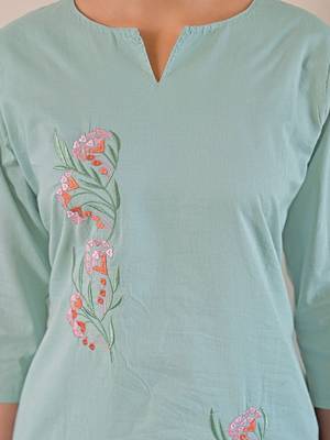 Women Floral Embroidered Regular Thread Work Pure Cotton Kurta with Trousers & With Dupatta 5