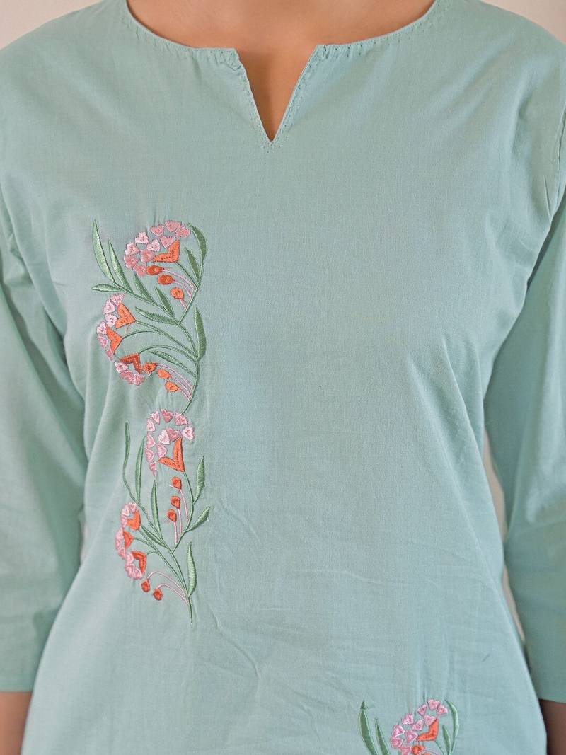 Women Floral Embroidered Regular Thread Work Pure Cotton Kurta with Trousers & With Dupatta