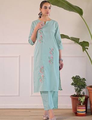 Women Floral Embroidered Regular Thread Work Pure Cotton Kurta with Trousers & With Dupatta 7