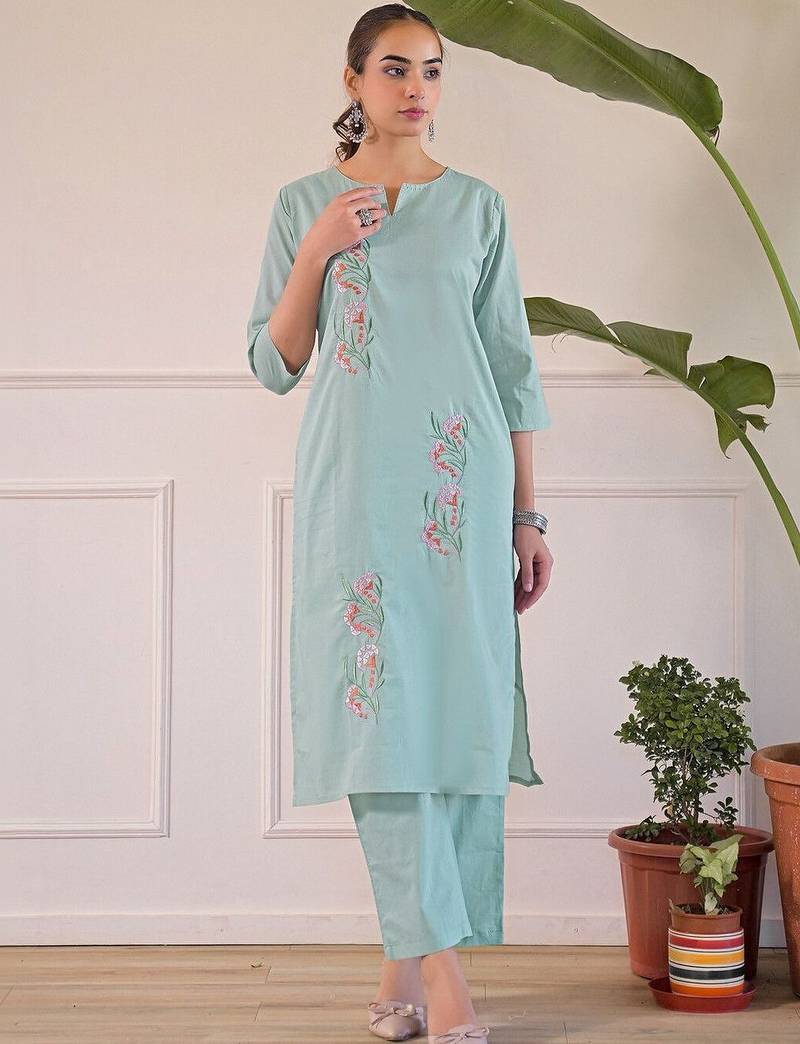 Women Floral Embroidered Regular Thread Work Pure Cotton Kurta with Trousers & With Dupatta