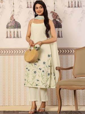 Women Floral Embroidered Regular Thread Work Kurta with Trousers & With Dupatta 5