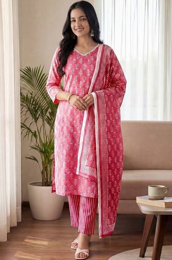 Women Ethnic Motifs Printed Regular Kurta with Trousers & With Dupatta
