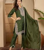 Ethnic Motifs Embroidered Thread Work Kurta With Trousers & Dupatta