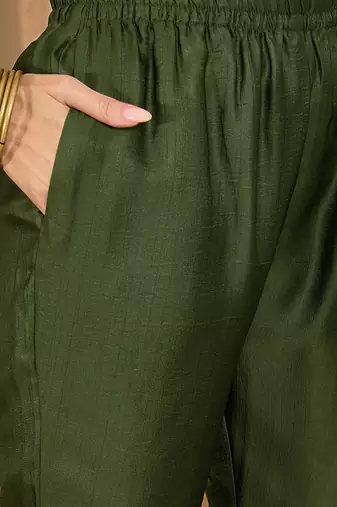 Ethnic Motifs Embroidered Thread Work Kurta With Trousers & Dupatta