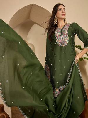 Ethnic Motifs Embroidered Thread Work Kurta With Trousers & Dupatta 7