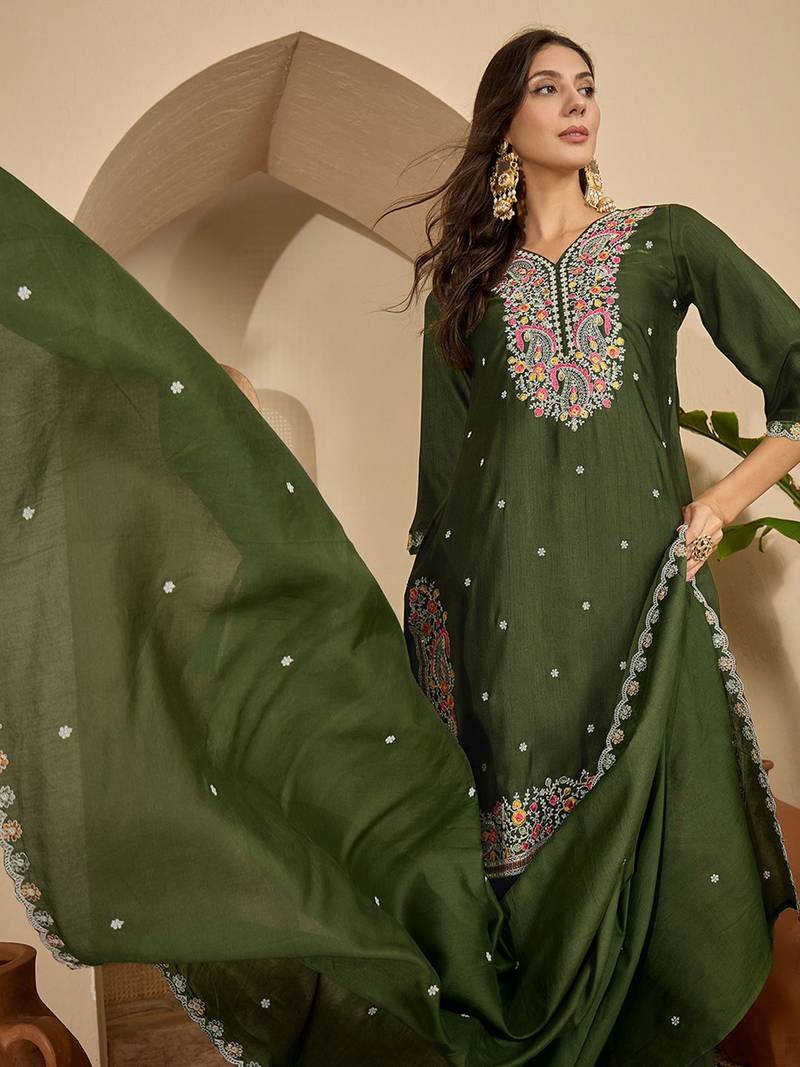 Ethnic Motifs Embroidered Thread Work Kurta With Trousers & Dupatta