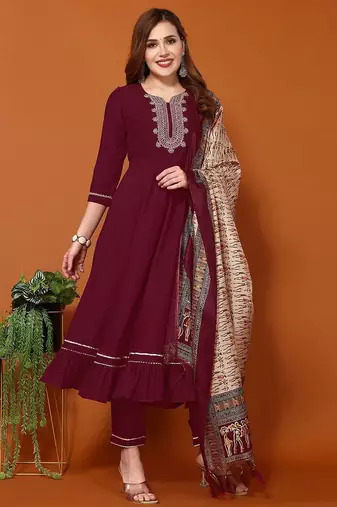 Women Floral Embroidered Kurta with Trousers & Dupatta